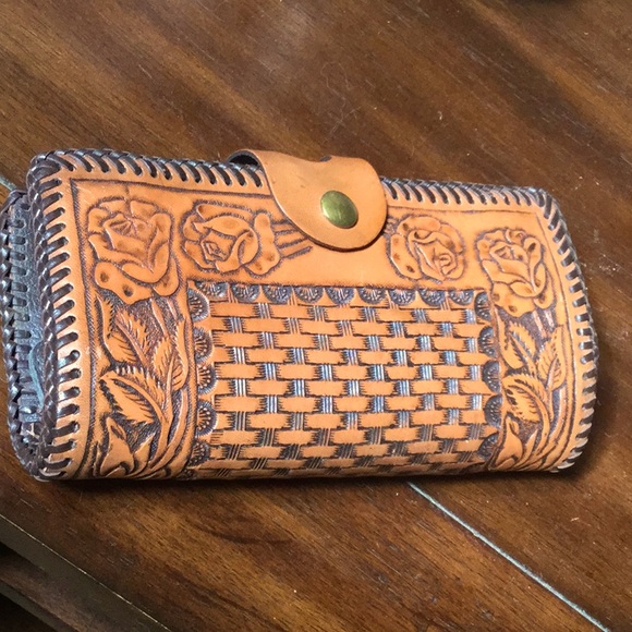 Handbags - Vintage clutch tooled wallet travel cowgirl rodeo chic farmer’s market chic